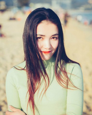 大脸长发刘海怎么剪最好看,长发大脸无刘海扎发