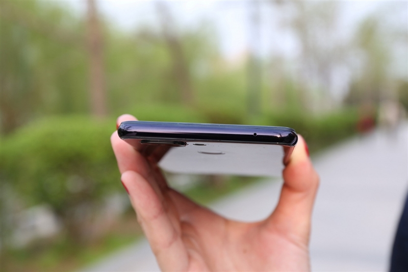 最超值的异形全面屏！OPPOR15评测：全系6+128