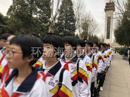 烈士纪念碑唐山图片,烈士陵园儿童缅怀先烈照片