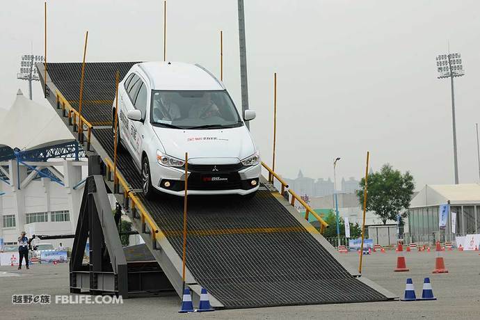 广汽三菱劲炫2016款1.6排量,三菱劲炫2020款驾驶体验