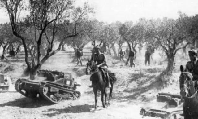 二战时期让德国闻风丧胆的坦克,意大利二战中的奇怪坦克