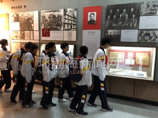 烈士纪念碑唐山图片,烈士陵园儿童缅怀先烈照片