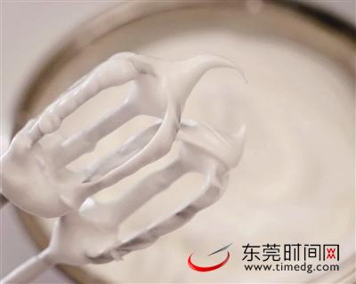 小朋友第一次做肉松小贝,自制肉松小贝好吃到飞起