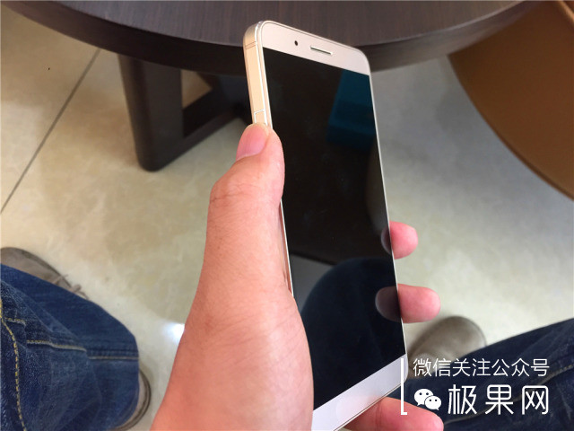 光荣7i手机深度体验,光荣7i全面屏