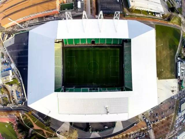 了解高尔夫每一根球杆的知识,了解高尔夫球的知识