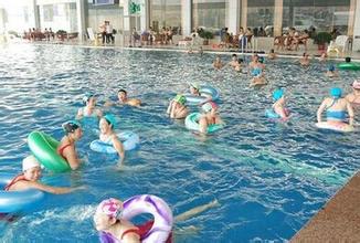 潜水池潜水被传染,潜水女孩感染