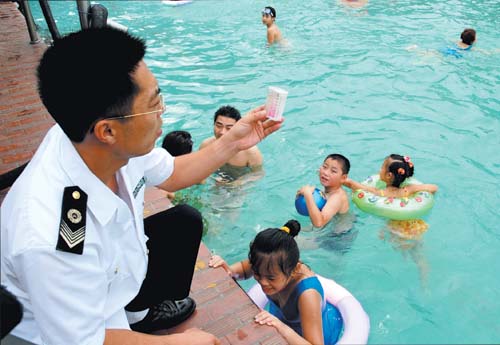 潜水池潜水被传染,潜水女孩感染