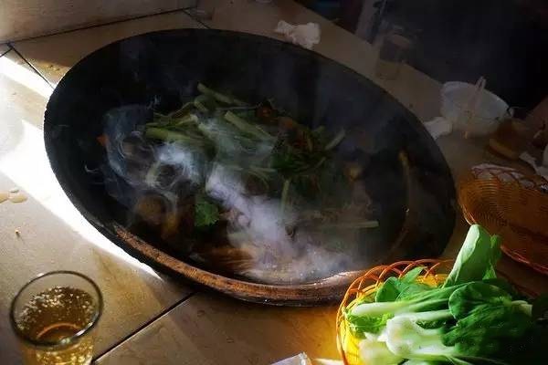 大武口呼伦贝尔风情园烤全羊团购,呼伦贝尔旅游必吃的十大特点美食