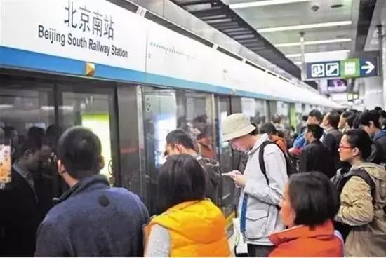 国内第一座高铁站在哪里,国内第一座高铁站