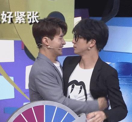 薛之谦撩撒贝宁完整版,薛之谦撒贝宁丑八怪