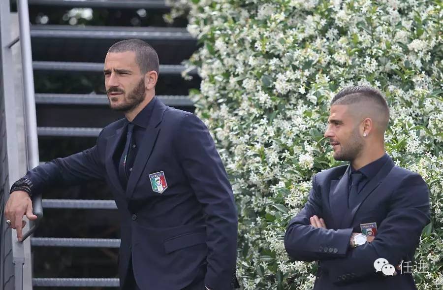 瓒崇悆鍓緫婊戣藩鍚堥泦,瓒崇悆鍘熷湴鑸旂悆