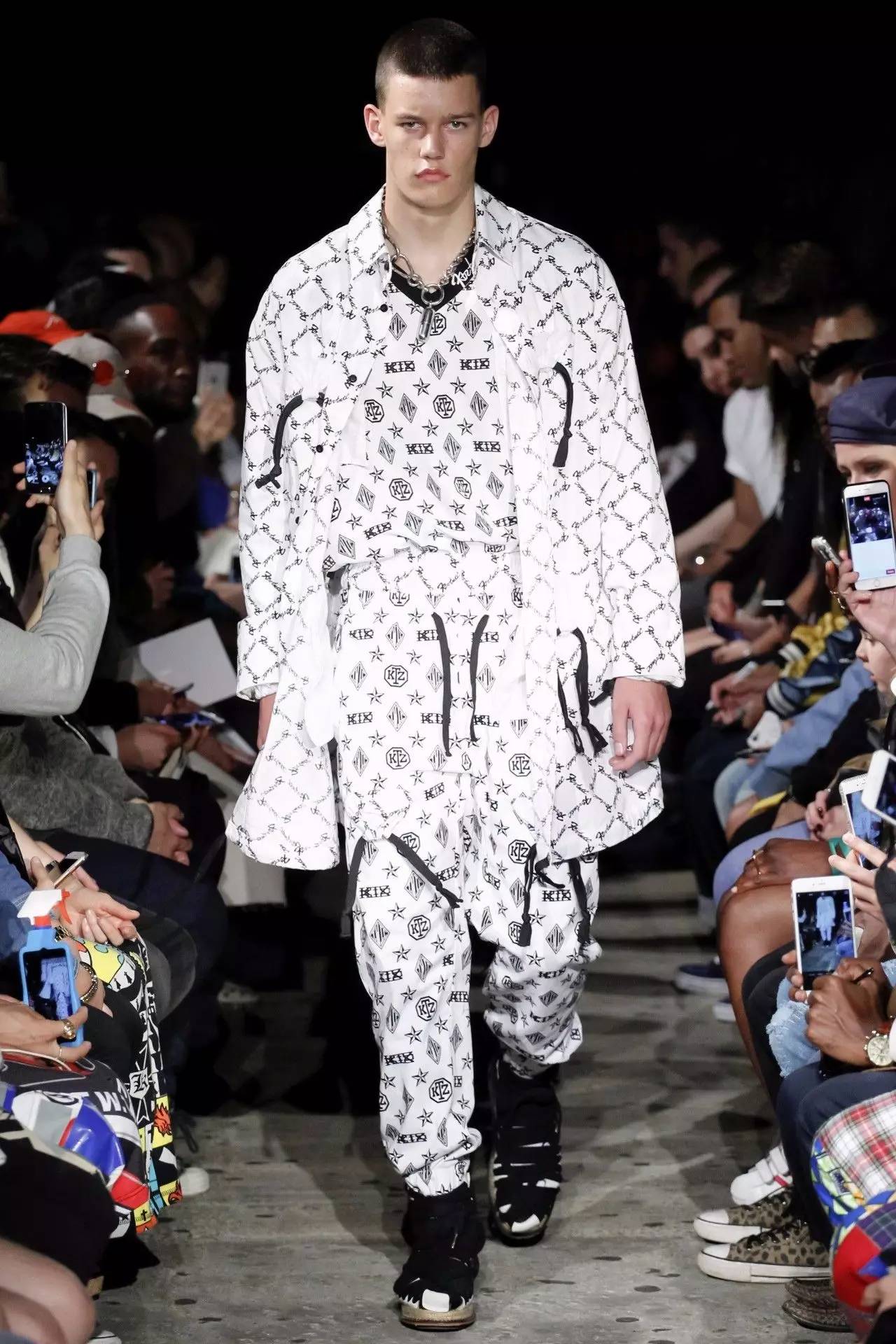 编辑说|这个伦敦男装周跟胖子无缘