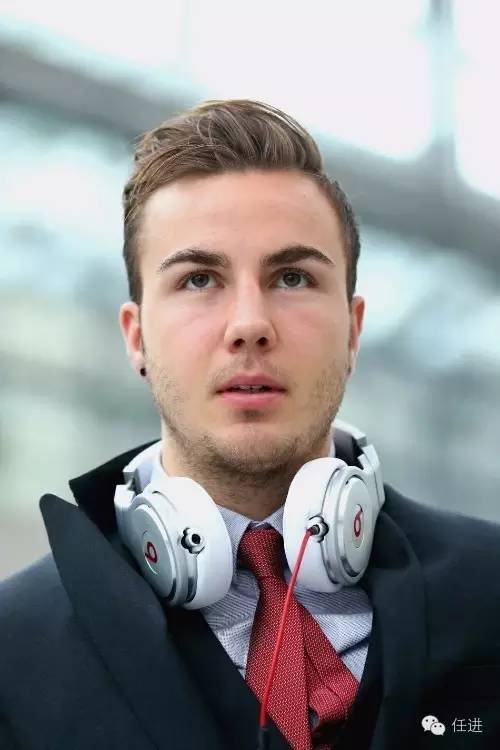 瓒崇悆鍓緫婊戣藩鍚堥泦,瓒崇悆鍘熷湴鑸旂悆