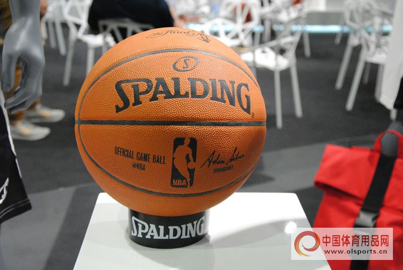 YONEX、阿迪达斯、斯伯丁三大品牌携球类新品重磅亮相