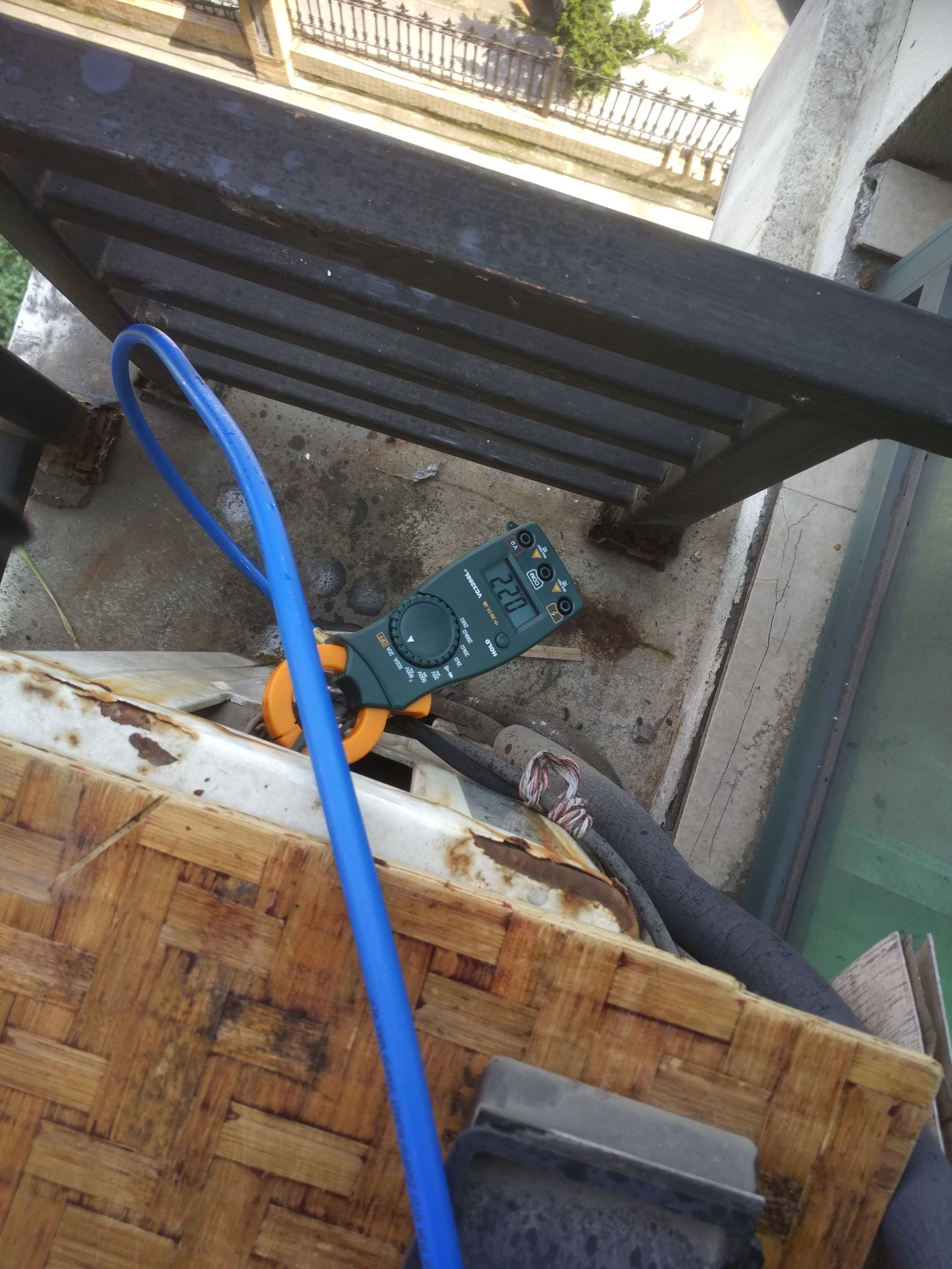 空调换电容的正确方法,给柜机空调加氟的操作流程