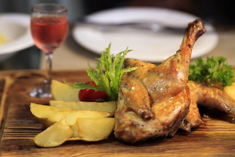 黑森林bar酒吧看欧洲杯,曲屏酒吧看欧洲杯