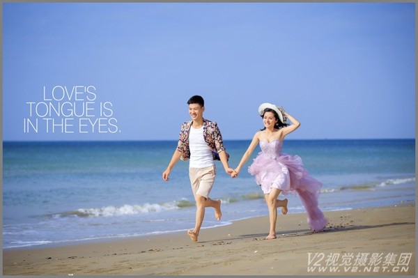 V2视觉婚纱摄影,自己拍照怎么拍复古婚纱写真