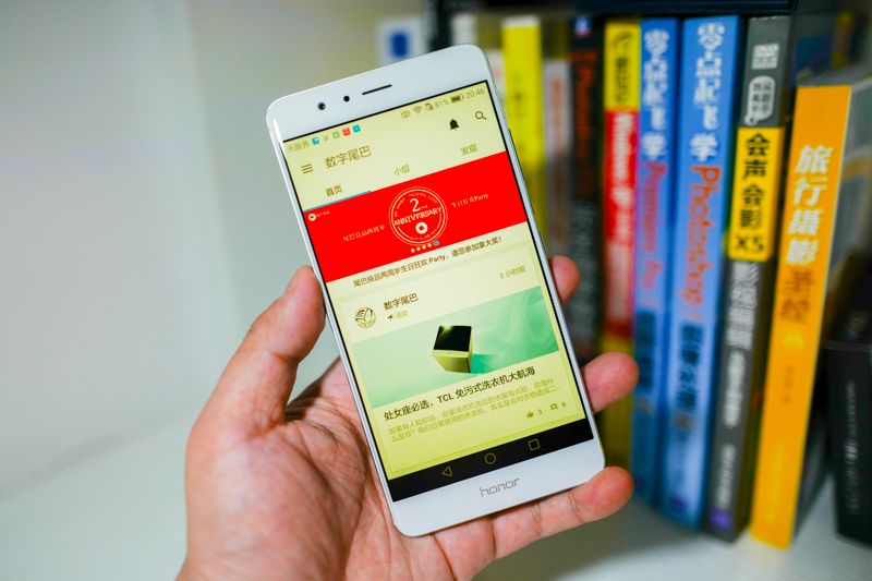 光荣v8是不是有两个配置,光荣v8pro续航怎么样