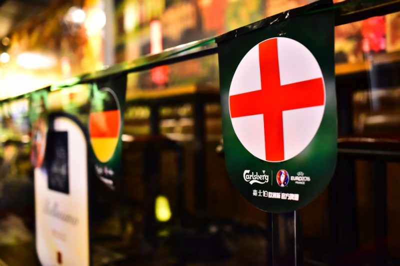 黑森林bar酒吧看欧洲杯,曲屏酒吧看欧洲杯