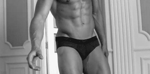 黑森林bar酒吧看欧洲杯,曲屏酒吧看欧洲杯