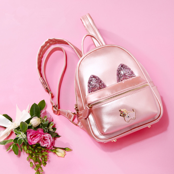 最近流行的双肩包包,今年最流行的双肩包大容量