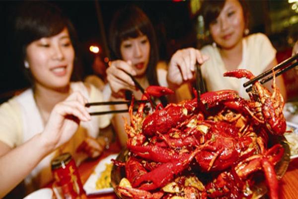 做大龙虾非常好吃的方法,用做小龙虾的方法去做普通的龙虾