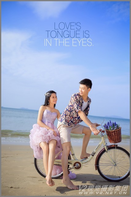 V2视觉婚纱摄影,自己拍照怎么拍复古婚纱写真