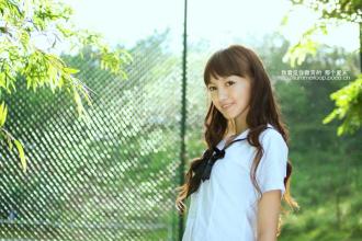 我妈总是挤兑男友是养鸡的，他送我的生日礼物我妈当场落泪