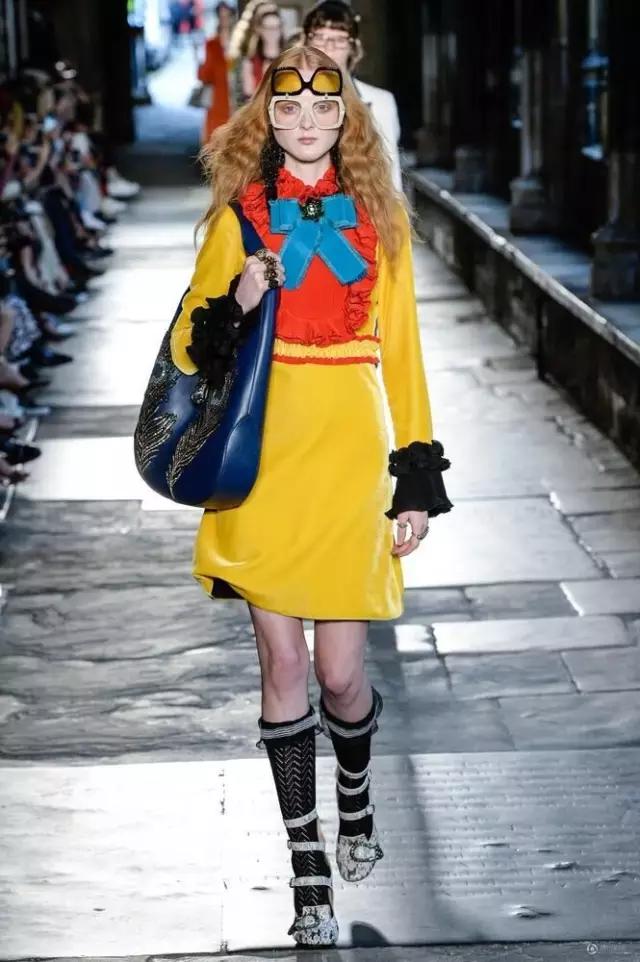 gucci包上的双蝴蝶结怎么系,gucci蝴蝶结系法图解