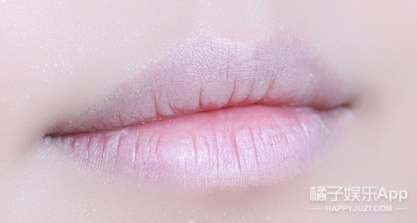 唇纹怎么消除学生,唇纹太重怎么消除小妙招