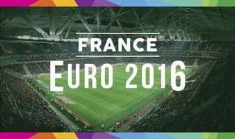 胡歌带爸爸参加活动,胡歌陪爸爸