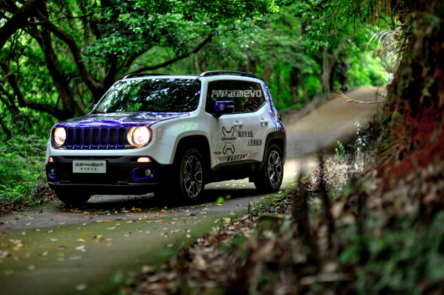 jeep自由侠试驾第一视角,毒辣车评jeep自由侠