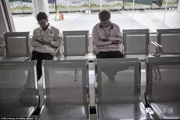 日本人参观中国比亚迪汽车,日本人参观中国的汽车厂