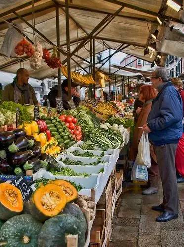 威尼斯不是水上都市吗,威尼斯旅游完全不可能见到的场景