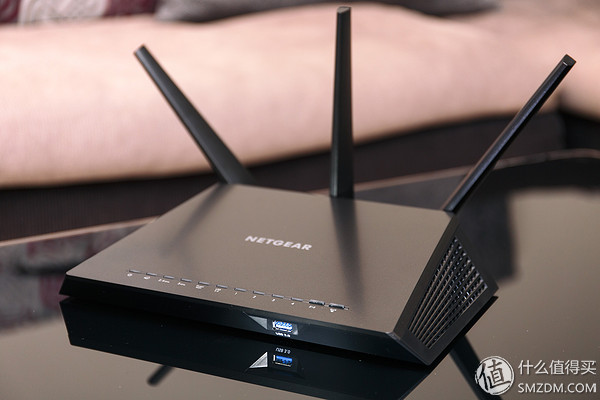 做工精良,外观大气,配置强悍~测NETGEAR美国网件Nighthawk夜鹰R6900别墅级无线路由