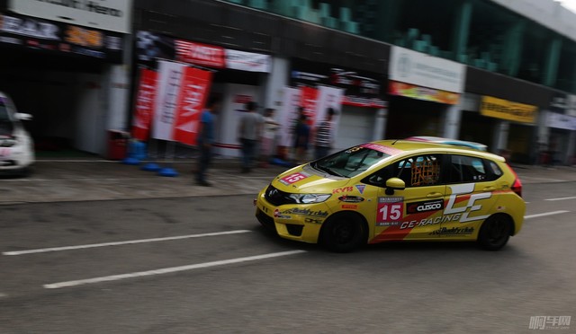 周末别宅啦快来看泛珠赛车节第一天的精彩花絮