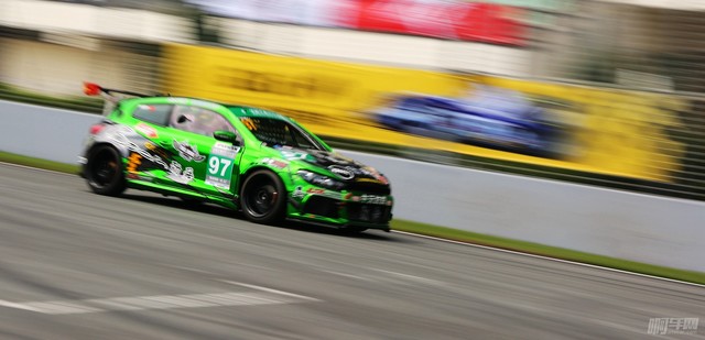 周末别宅啦快来看泛珠赛车节第一天的精彩花絮