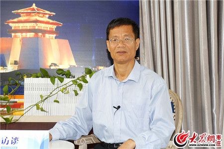 枣庄红旗小学的校长杜传柏,枣庄市市中区逸夫小学西校区校长