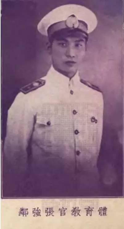 回忆已故父亲的图片,回忆父亲年轻的照片