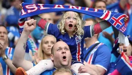 欧洲杯聊什么,欧洲杯足球热粘合