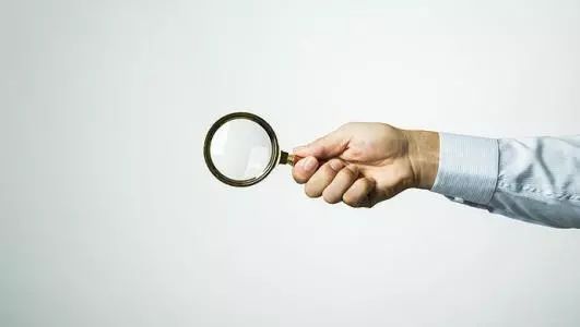 85岁阿婆带了4瓶止咳露入境，这一次深检君又创新了……