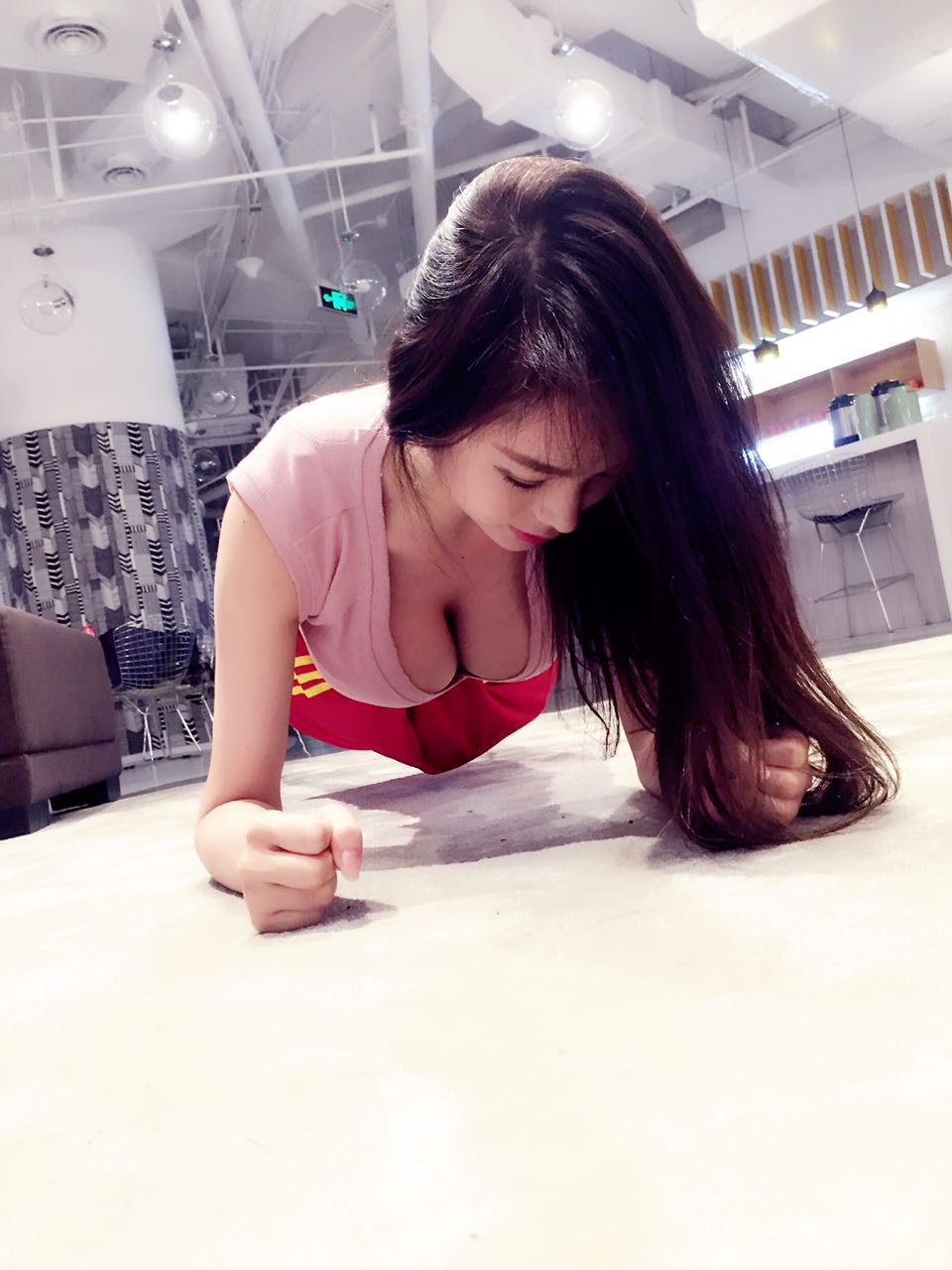 运动系女神—Angealee李玲体育时刻