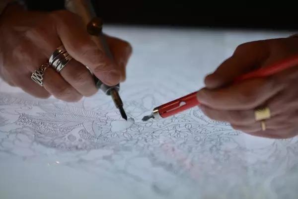 爱马仕丝巾凭什么这么贵？