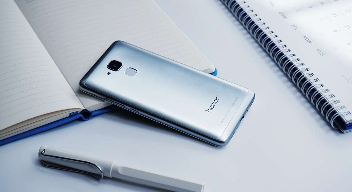 光荣畅玩5c和光荣5c,新机快评光荣畅玩5c快速上手