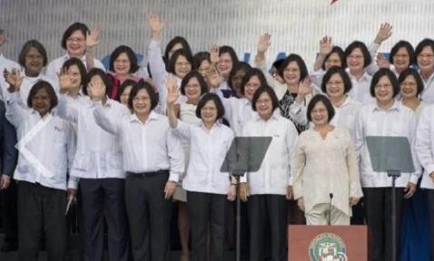 “重要位置”观礼靠P图？蔡英文“外交首秀”尴尬不止一点点