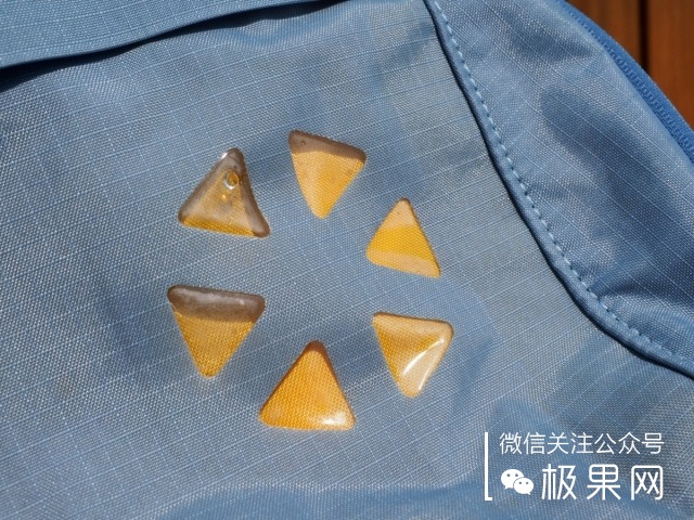 踏海淋雨还怕东西沾水？把东西装这个包全搞定