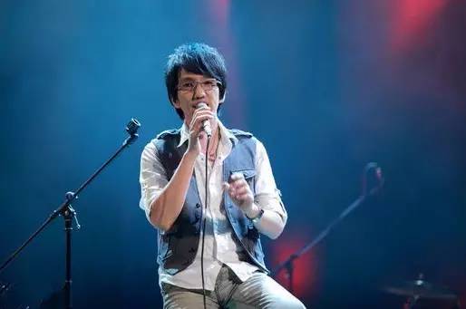 离别十首催人泪下歌曲,华语歌坛最经典的离别歌曲十首