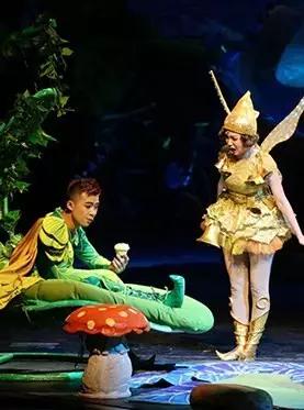 暑假孩子在家里看哪些电视剧,周末带娃看儿童剧