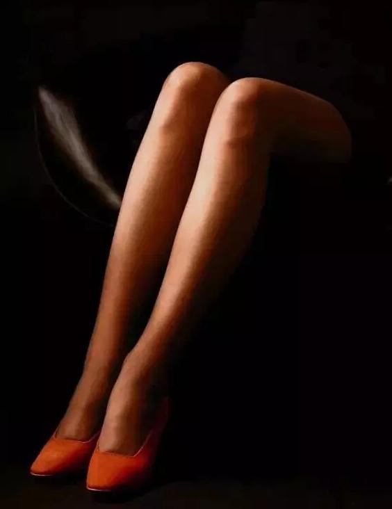 涨姿势！女生好不好泡，看坐姿