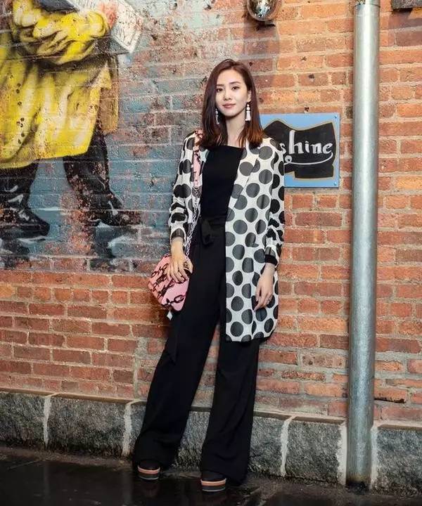 绉嶈崏澶嶅彜琛ｆ湇,鍒樿瘲璇梫intage鍐欑湡